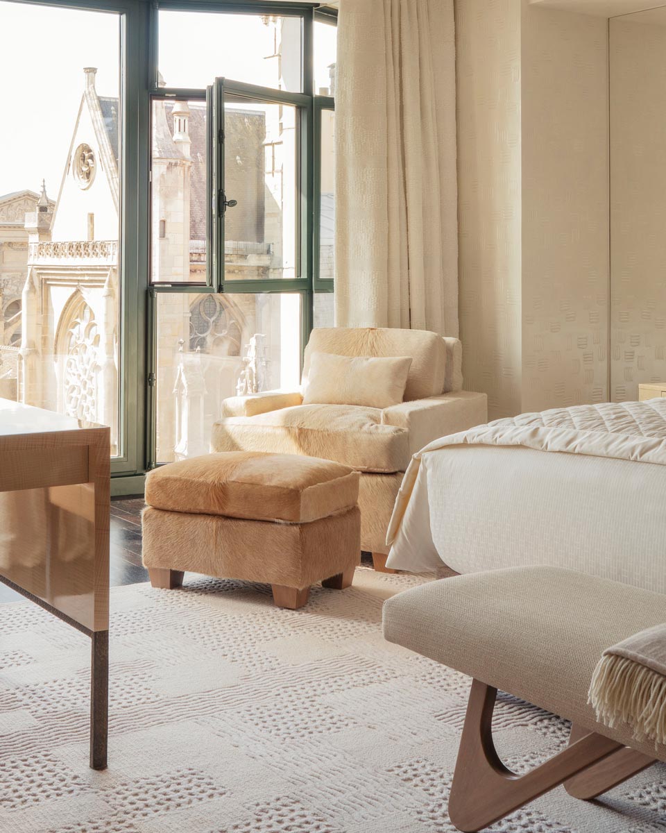 Sophisticated decorating with cowhide in a Paris Hotel